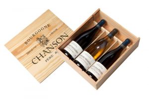 Vins de Bourgogne Domaine Chanson Coffret cadeau caisse bois de trois bouteilles